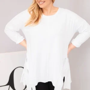 Moteriška medvilninė blusa Plus Size su asimetrišku apačiu ir iškirpimais