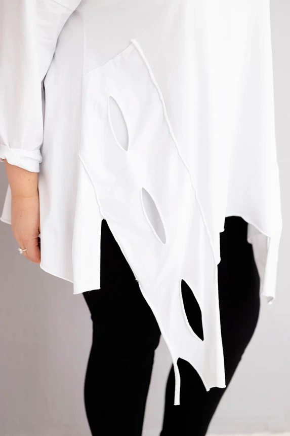 38097_4 Moteriška medvilninė blusa Plus Size su asimetrišku apačiu ir iškirpimais - Image 4