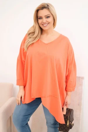 Moteriška medvilninė bluzka Plus Size su asimetriniu apačiu ir V formos iškirpte persikų