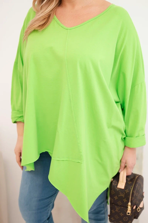 38105_4 Moteriška medvilninė bluzka Plus Size su asimetriniu apačioje ir V formos iškirpte šviesiai - Image 4