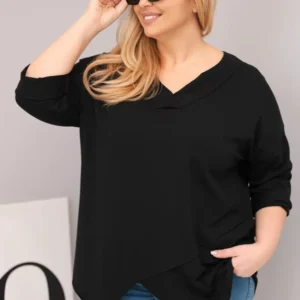 Moteriška medvilninė bluzka Plus Size su giliu V formos iškirpimu ir asimetriniu apačia