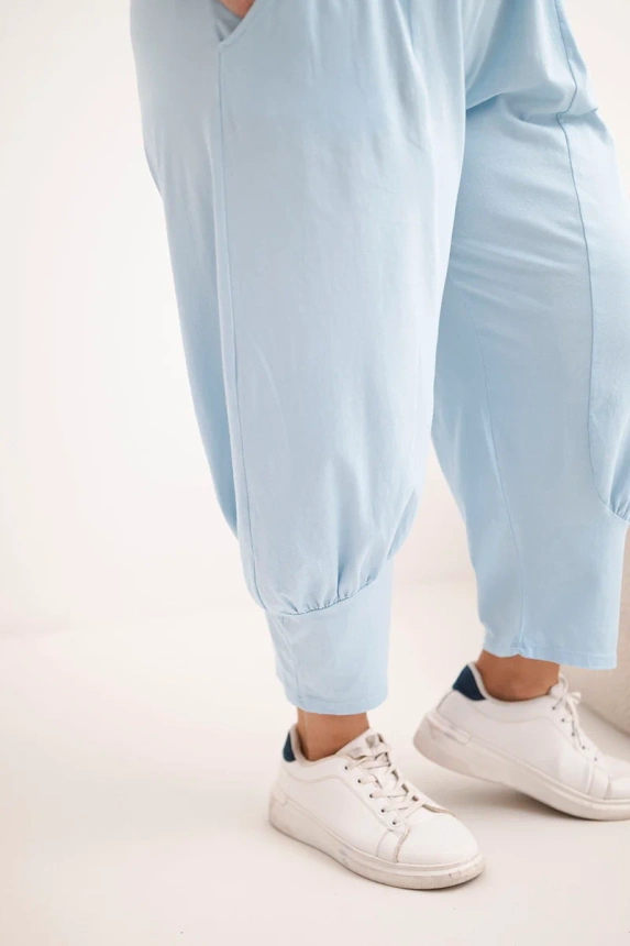 38131_4 Moteriškos Plus Size kelnės su žemu žingsniu ir gumyte juosmenyje - Image 4