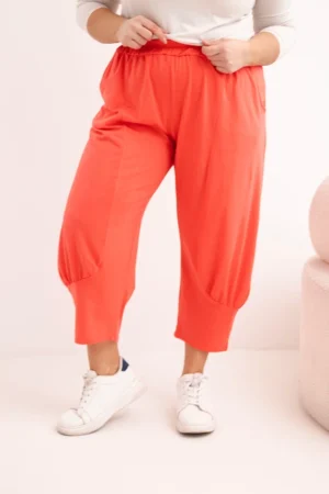 Moteriškos Plus Size kelnės su žemintu žingsniu ir guma juosmenyje