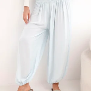 Moteriškos viskozės kelnės su plačiomis kojomis ir raukiniais