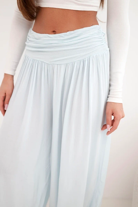 38193_4 Moteriškos viskozės kelnės su plačiomis kojomis ir raukiniais - Image 4