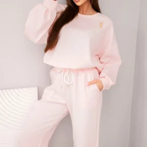 Moteriškas , sviestukas, džemperis su segtuku ir kelnes su tiesia kojine