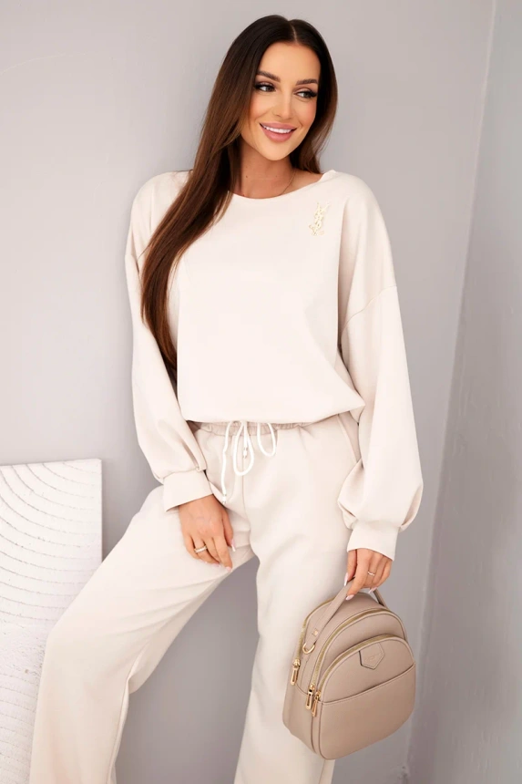 38260_3 Moteriškas su sviestu, džemperis su segtuku ir tiesiomis kelnėmis bežinis