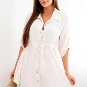 Suknelė su sagų užsegimu ir kaklaraiščiu ties juosmeniu