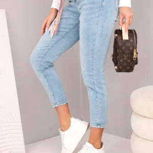 Moteriškos kelnės su aukštu liemeniu ir diržu