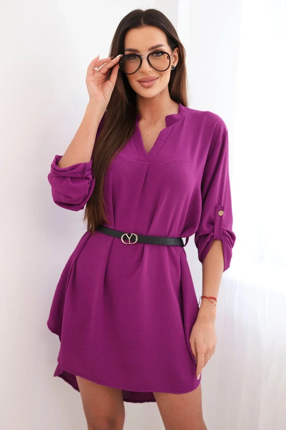 38300_3 Suknelė su ilgesniu nugara ir diržu tamsiai