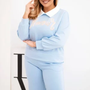 Moteriška su plačiomis kelnėmis ir apykakle Plus Size