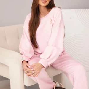 Moteriškas , sviestukas, džemperis su segtuku ir tiesios kojelės kelnės tamsiai