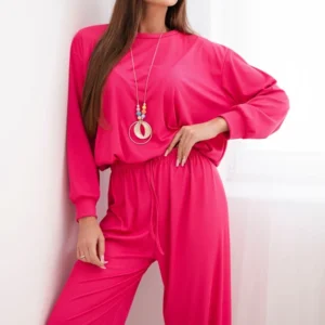 Moteriškas , viskozė, džemperis su pakabuku ir plačios kelnės