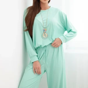 Moteriškas , vizkozė, palaidinė su pakabuku ir plačios kelnės