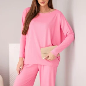 Moteriškas viskozinis su laisva palaidine ir kelnėmis šviesiai