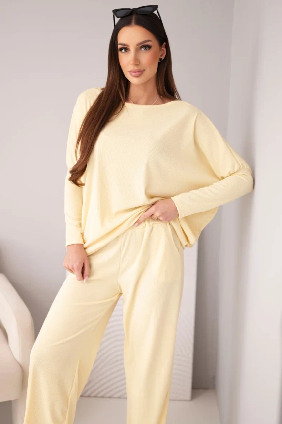 38511_3 Moteriškas kompletas iš viskozės su laisva bluzone ir kelnėmis