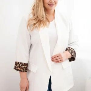 Moteriška striukė Plus Size su pamušalu panterų raštu ecru