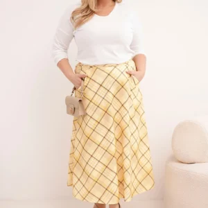 Moteriška suknelė Plus Size languota su plačiu apačia