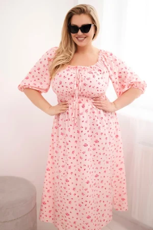 Moteriška suknelė Plus Size su raišteliu ir elastinga talija cukrinė