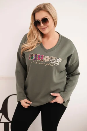Moteriška Plus Size palaidinė su užrašu ir V formos iškirpte khaki