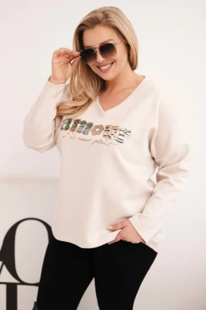 Moteriška Plus Size palaidinė su užrašu ir V formos iškirpte bežinė