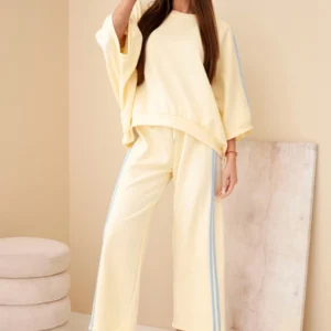 Moteriškas viskozės su plačiomis kelnėmis ir laisvu bliuzonu