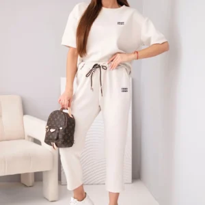 Moteriška , vykozinė, trumpomis rankovėmis ir kelnių su suversdama kelnių apačia, bežinė