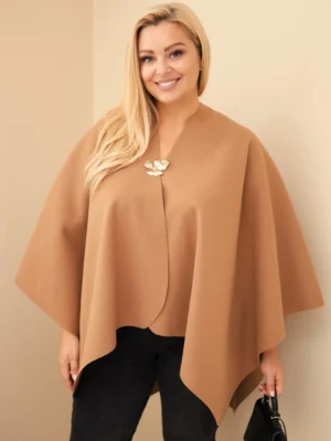 Plus Size pončas su sage